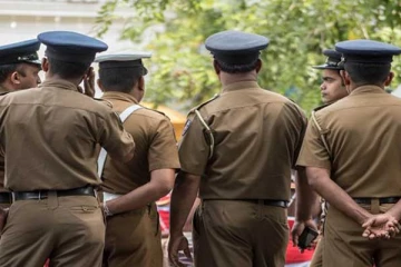 நான்கு பாதாள குழு உறுப்பினர்கள் கைக்குண்டுகளுடன் கைது