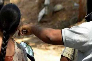 ඔබත් පරිස්සමෙන්.. පොලිස් නිළධාරින් බව පවසා නිවසකට ඇතුළු වී  සිදු කළ දේ..