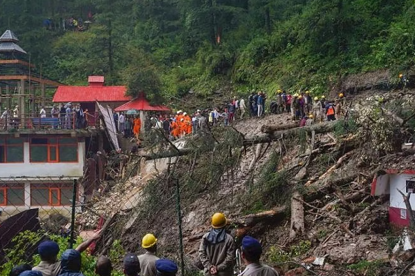சிவன் கோவில் இடிந்து விழுந்து 9 பேர் பலி | Himachal Rains 9 Dead Shimla Temple Collapse