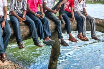 யாழில் தந்தையின் பணத்தை திருடிய பாடசாலை மாணவனின் மோசமான செயல்