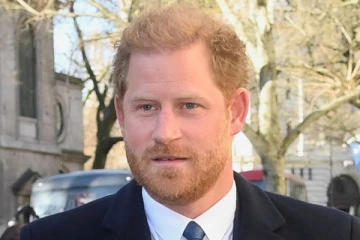 என் காதலியை கொன்றுவிடுவார்கள் என பயந்தேன்: இளவரசர் ஹரி பிரபல பத்திரிகை மீது குற்றச்சாட்டு