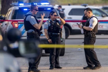 அமெரிக்காவில் மீண்டும் பல இடங்களில் துப்பாக்கிச்சூடு: 5 பேர் மரணம், 16 பேர் காயம்