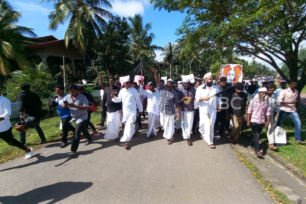 தமிழருக்கான உரிமைகளை வென்றெடுக்க சுதந்திர தினத்தை கரிநாளாக பிரகடனப்படுத்தி சர்வதேசத்திற்கு அறைகூவல்! | Batticalo Eastern Black Day Shanakyan Protest