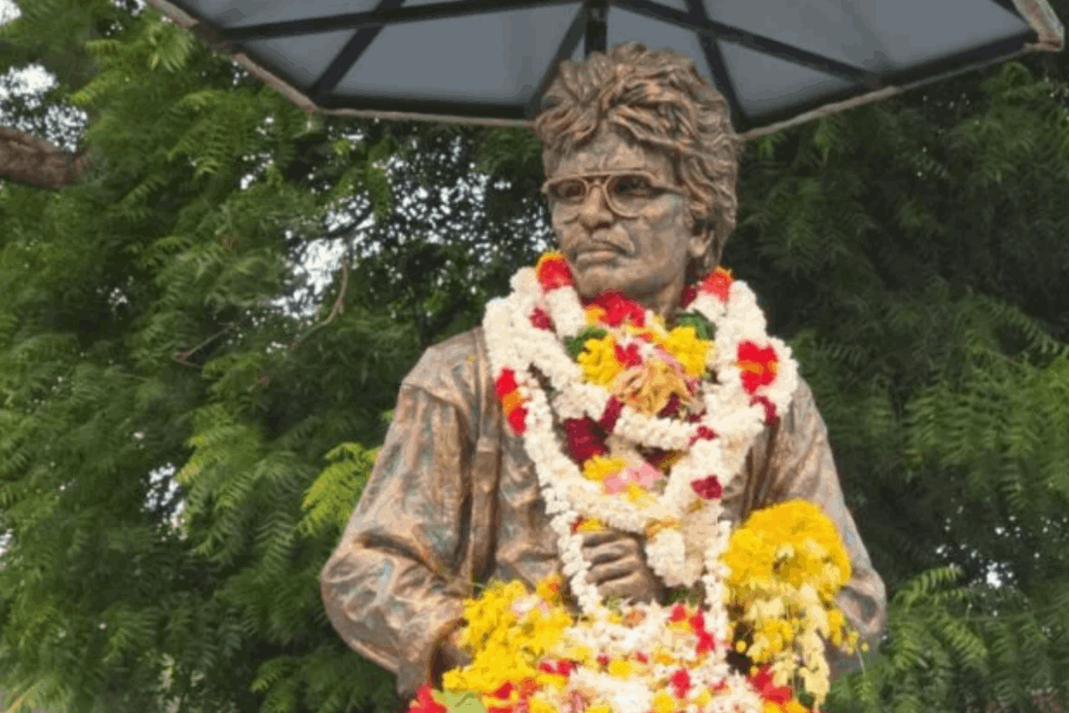 திலீபனின் சிலை நிறுவப்பட்ட விவகாரம்: அரசியல்வாதிகள் உட்பட 14 பேரிடம் வாக்குமூலம் | Thileepan Statements 14 Individuals Politicians திலீபனின் சிலை நிறுவப்பட்ட விவகாரம்: அரசியல்வாதிகள் உட்பட 14 பேரிடம் வாக்குமூலம் | Thileepan Statements 14 Individuals Politicians