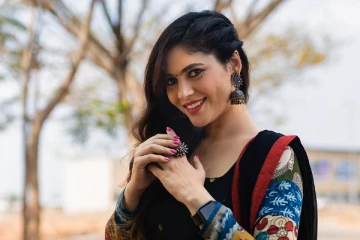 வெளிநாட்டில் நீச்சல் உடையில் பிக் பாஸ் ஷெரின்.. அவரா இப்படி?