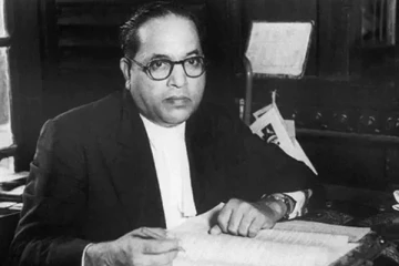 நீதிமன்றங்களில் அம்பேத்கர் படம் நீக்கப்படாது; வெடித்த சர்ச்சை - பின்னணி என்ன?