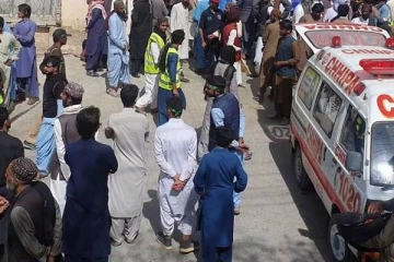 பாடசாலை அருகே வெடித்து சிதறிய வெடிகுண்டு... 5 மாணவர்கள் உட்பட 7 பேர் பலி!