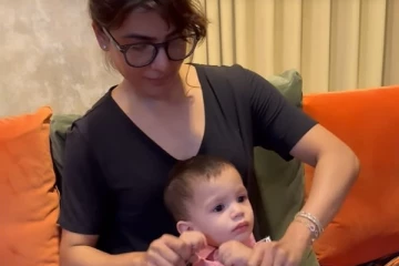 சமந்தா உடன் இருக்கும் இந்த இரட்டை குழந்தைகள் யார் தெரியுமா?