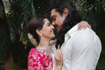 தனது வருங்கால கணவருடன் நடிகை வரலட்சுமி சரத்குமார் எடுத்த அழகிய புகைப்படங்கள்