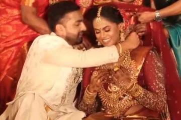 கணவர் இல்லாமல் ஹனிமூன் சென்றாரா ராதாவின் மகள்... குழப்பத்தை ஏற்படுத்திய புகைப்படம்