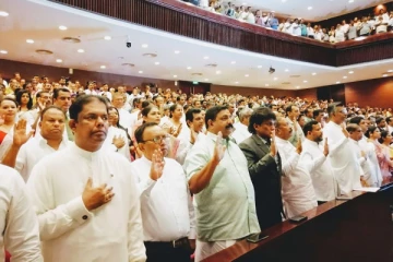 சஜித் அணிக்குள் முரண்பாடு? கடும் கண்டனத்துடன் நிறைவேறியது பிரேரணை