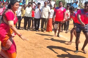 திடீரென களத்தில் இறங்கி கபடி விளையாடிய ரோஜா