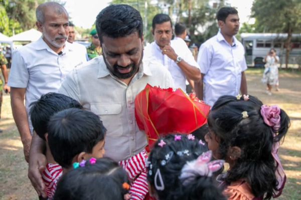 தனது எளிமையால் இலங்கை மக்கள் மனதில் இடம்பிடித்த ஜனாதிபதி AKD | President Akd Taken In Hearts Sri Lankan People