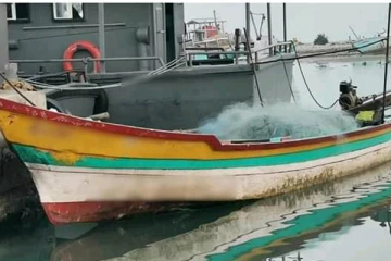 இலங்கை கடற்பரப்பில் கைப்பற்றப்பட்ட 20 மில்லியன் ரூபா பெறுமதியான கேரள கஞ்சா பொதிகள்(photos)