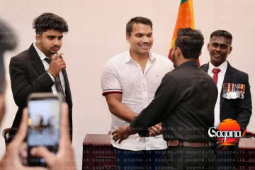 නාමල්ට හයිය වෙන්න එකතු වෙච්ච තරුණ ගැම්මක්