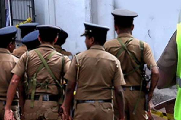 இலங்கையில் 300 பொலிஸார் இடைநீக்கம் | 300 Police Officers Suspended In Sri Lanka