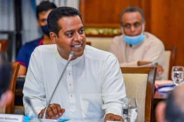 கப்பலில் நடத்தப்பட்ட ஆடம்பர விருந்து: மறுக்கும் மொட்டு எம் பி