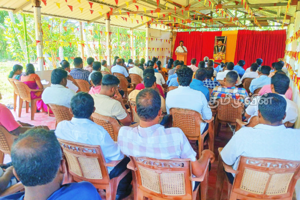 துப்பாக்கி கோரும் நாடாளுமன்ற உறுப்பினர்கள் : மீள் பரிசீலனை செய்ய வலியுறுத்தும் சிறீதரன் எம்.பி | Members Of Parliament Demanding Guns துப்பாக்கி கோரும் நாடாளுமன்ற உறுப்பினர்கள் : மீள் பரிசீலனை செய்ய வலியுறுத்தும் சிறீதரன் எம்.பி | Members Of Parliament Demanding Guns