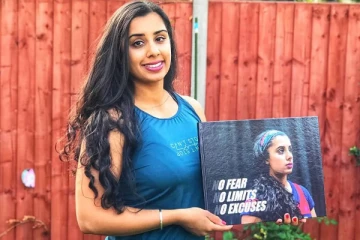 பிரித்தானியாவில் கின்னஸ் சாதனை படைத்த இளம் பெண்!