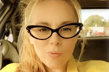 அமெரிக்க பெண்ணை பிரித்தானியாவுக்கு நாடு கடத்திய அதிகாரிகள்: சுமத்தப்பட்டுள்ள கொலை சதி குற்றச்சாட்டு