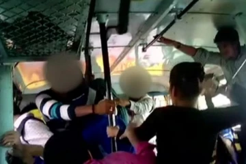 නාවික හමුදා හෙදියකට වෛද්‍යවරයෙක් බසයේදී කළ කැත වැඩේ මාට්ටු වෙයි..