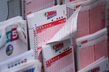 அமெரிக்காவில் லொட்டரி சீட்டில் நபர் ஒருவருக்கு அடித்த மிகபெரும அதிர்ஷ்டம்!