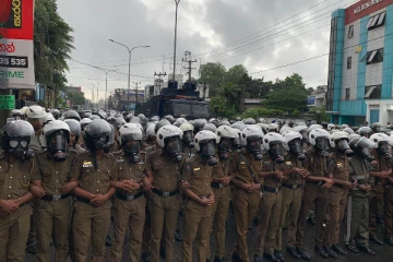 தென்னிலங்கையை அதிரவைக்கும் மாணவர்களின் போராட்டம்! பொலிஸார் குவிப்பு (Video)