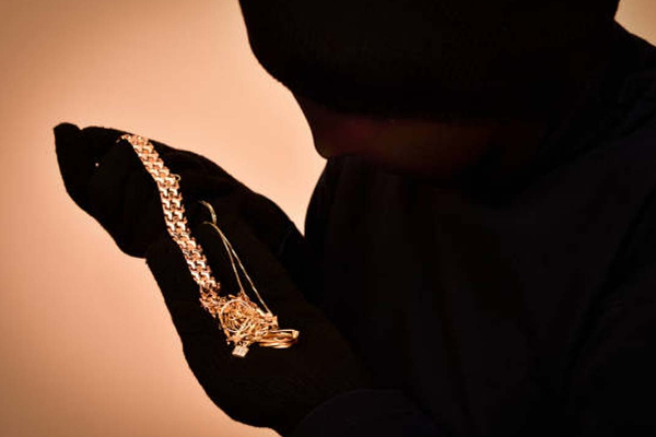 தேர்த்திருவிழாவில் நகைத்திருட்டு! யாழில் சம்பவம் | Jewelry Theft Jaffna