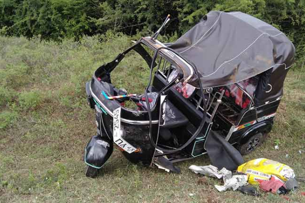 வருட ஆரம்பத்தில் இடம்பெற்ற விபத்து! காவல்துறையினர் வெளியிட்ட தகவல் (படம்) - ஐபிசி தமிழ்