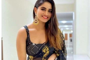 மீண்டும் கவர்ச்சியில் இறங்கிய ஷிவானி... இரண்டு மணி நேரத்தில் ஒரு லட்சம் லைக்ஸை அள்ளிய புகைப்படம்