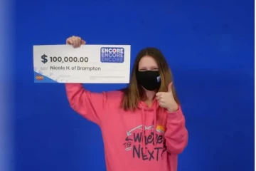 கனடாவில் இளம்பெண் கைக்கு வந்த கட்டுக்கட்டான பணம்! சமையலறையில் காத்திருந்த இன்ப அதிர்ச்சி