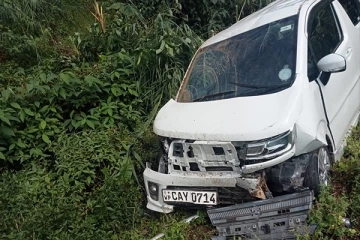 கார் விபத்து! ஐவர் வைத்தியசாலையில்