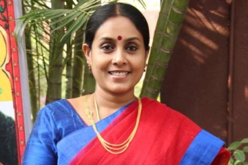 எப்போதும் புடவையில் கலக்கும் நடிகை சரண்யா பொன்வண்ணனா இது?- மாடர்ன் லுக்கில் அசத்தும் பிரபலம்