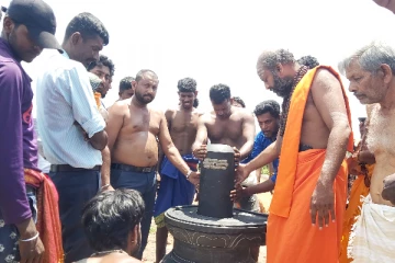 நீதிமன்றின் உத்தரவையடுத்து வெடுக்குநாறி மலையில் மீண்டும் விக்கிரக பிரதிட்டை!