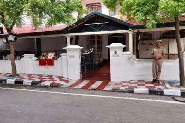 வெடிகுண்டு மிரட்டல்! கருணாநிதி.. ஸ்டாலின் வீடுகளில் குவிந்த அதிகாரிகள்