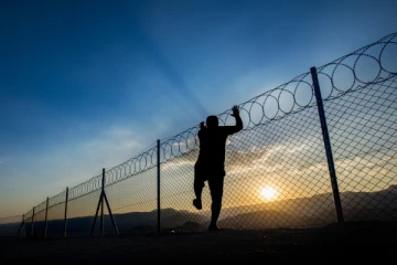 துஷ்பிரயோக வழக்கில் சிறைச்சாலையிலிருந்த கைதி தப்பி ஓட்டம்