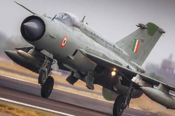 MiG-21 போர் விமானங்களை மொத்தமாக கைவிடும் இந்திய விமானப்படை | Iaf To Retire Mig 21 Fighter Jet