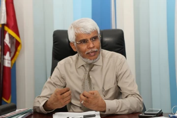 தூக்கி எறியப்பட்டார்  இராஜாங்க அமைச்சர் ஹாஃபிஸ் நஸீர் அஹமட்
