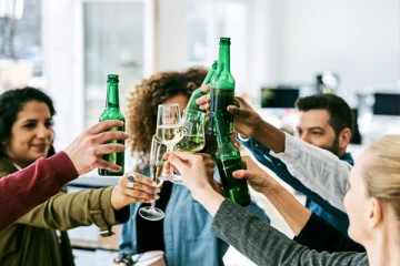 பிரான்சில் அலுவலகத்துக்கு எதிராக ஒரு வித்தியாசமான வழக்கு: ஆதரவாக தீர்ப்பளித்த நீதிமன்றம்