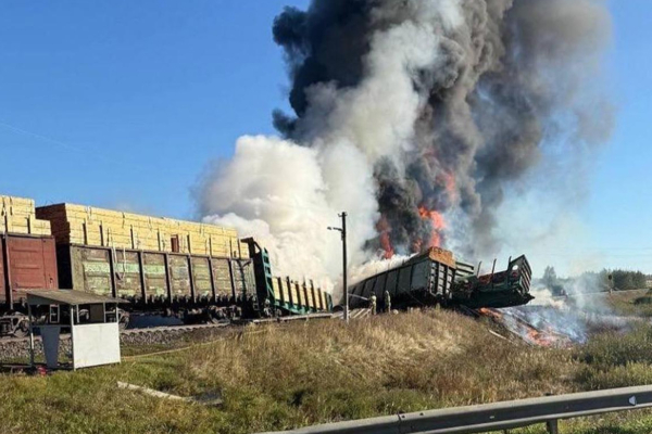 truck collision derails train in russia