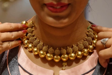 ஒரே நாளில் ஏற்பட்ட மாற்றம்;  நகைக் கடைகளில் அலைமோதிய கூட்டம்!