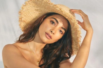 சூப்பர் ஸ்டார் நடிகருடன் நடிகை பூஜா ஹெக்டே.. அவரே வெளியிட்ட புகைப்படம்