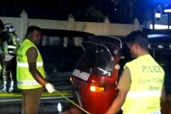 சற்று முன்னர் யாழில் துப்பாக்கிச் சூட்டு காயத்துடன் இளைஞன் மீட்பு - வைத்தியசாலையில் அனுமதித்த பொலிஸார் | Injured Young Man Admitted Jaffna Hospital Police