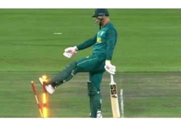 ஸ்டெம்ப்புகளை காலால் உதைத்த கிரிக்கெட் வீரர்.. அதிர்ச்சியடைந்த ICC - அடுத்து நடந்த தரமான சம்பவம்!