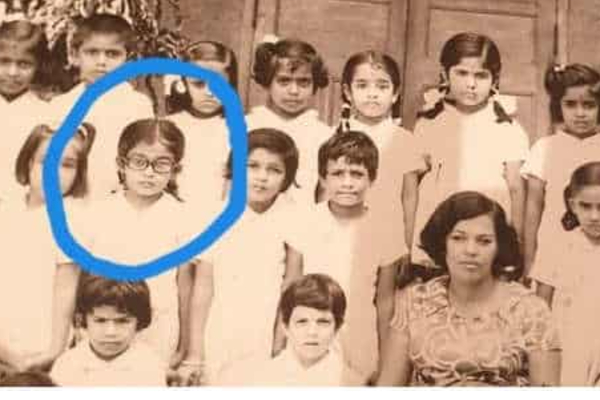 நடிகை ரம்யா கிருஷ்ணனின் பள்ளி பருவ புகைப்படத்தை பார்த்துள்ளீர்களா - எவ்வளவு அழகாக இருக்கிறார் பாருங்க | Ramya Krishnan School Photo