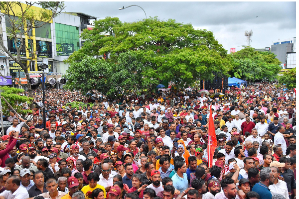 நுகேகொடை பேரணியில் இஸ்லாமிய மத கடமைகளில் ஈடுபட்டவருக்கு கொலை மிரட்டல் | Nugegoda Rally Death Threats
