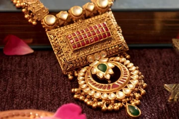 உச்சம் தொட்ட தங்கம் விலை; இப்படியே போனா எப்படி? ஷாக்கில் மக்கள்!