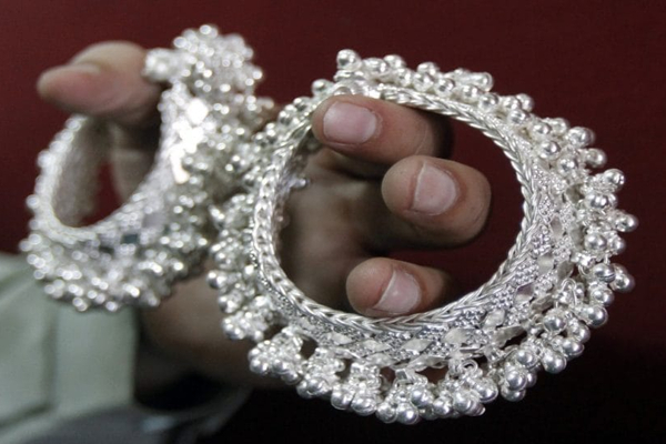 நகைப்பிரியர்களுக்கு க்ஷாக் கொடுத்த தங்கம் விலை | Gold Prices Given By Shok To Jewellers