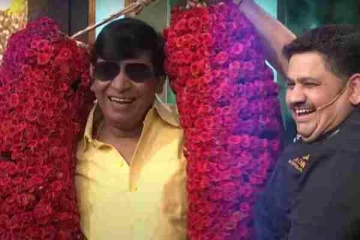 டாப் குக்கு டூப் குக்கு நிகழ்ச்சியில் திடீரென பிரபலத்தின் காலில் விழுந்த வடிவேலு- பின்னணி என்ன?