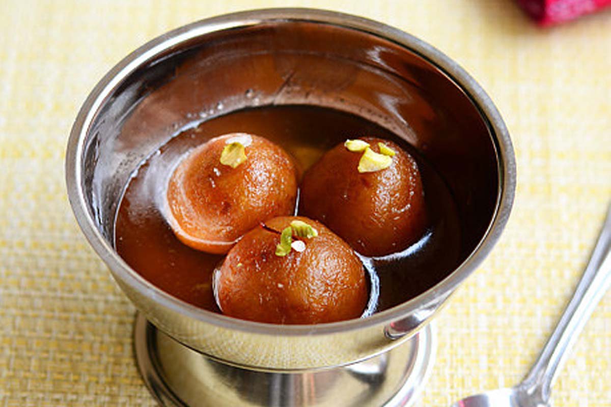தீபாவளிக்கு குலாப் ஜாமூன் செய்யப் போறீங்களா? உருளைக்கிழங்கில் கூட செய்யலாம் | How To Make Potato Gulab Jamun Recipe Tamil தீபாவளிக்கு குலாப் ஜாமூன் செய்யப் போறீங்களா? உருளைக்கிழங்கில் கூட செய்யலாம் | How To Make Potato Gulab Jamun Recipe Tamil